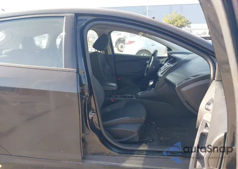 2014 Ford Focus Se z USA, uszkodzony, nr VIN 1FADP3K25EL249130